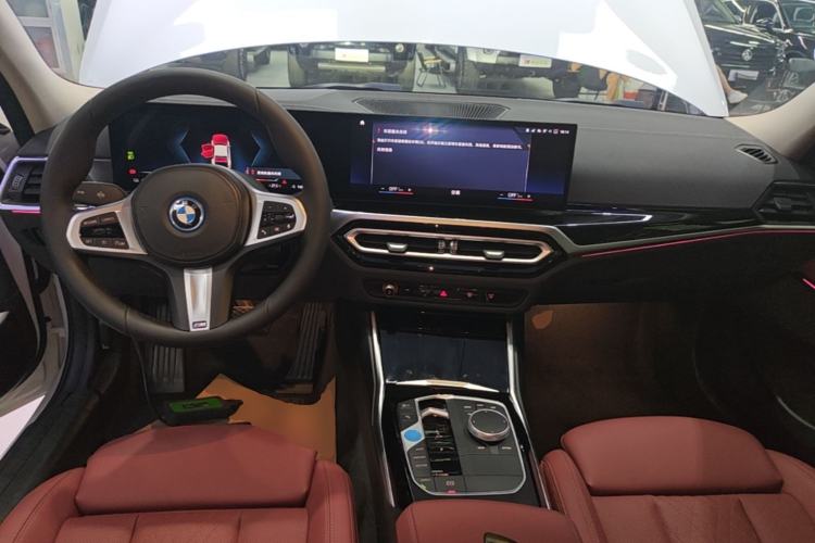Used BMW i3 2022 eDrive 35 L Center Console