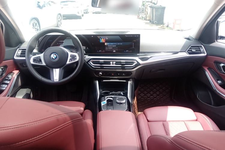 Used BMW i3 2022 eDrive 35 L Center Console