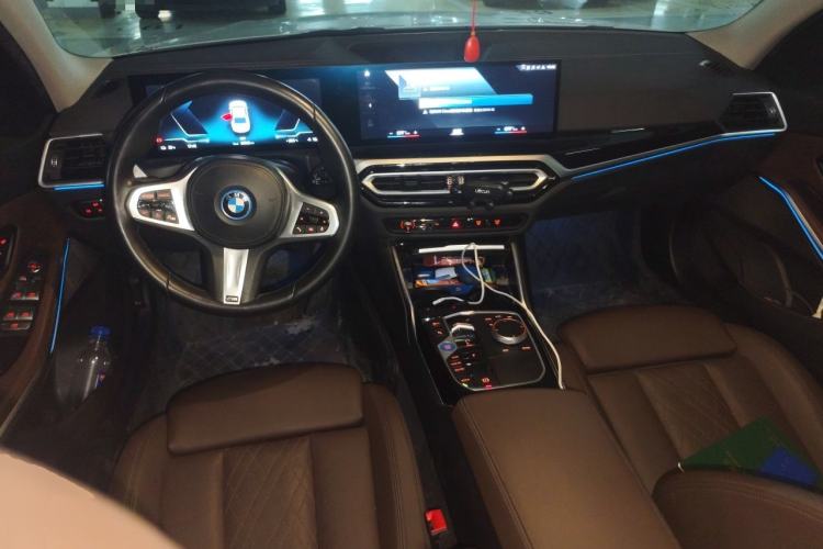 Used BMW i3 2022 eDrive 35 L Center Console