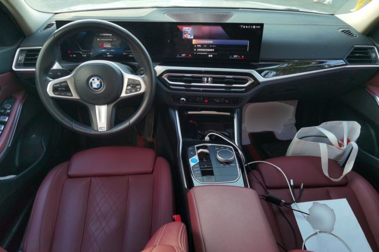 Used BMW i3 2022 eDrive 35 L Center Console