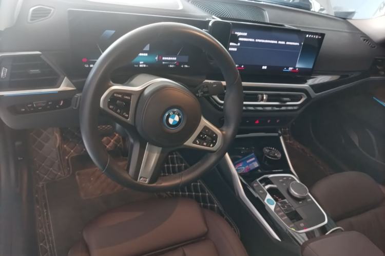 Used BMW i3 2022 eDrive 35 L Center Console