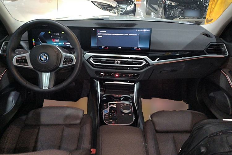 Used BMW i3 2022 eDrive 35 L Center Console