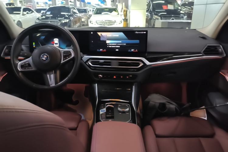 Used BMW i3 2022 eDrive 35 L Center Console