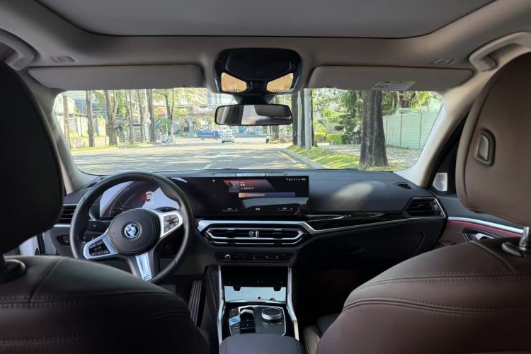Used BMW i3 2022 eDrive 35 L Center Console