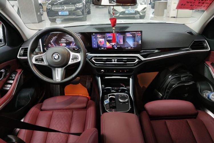 Used BMW i3 2022 eDrive 35 L Center Console