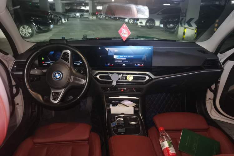 Used BMW i3 2022 eDrive 35 L Center Console