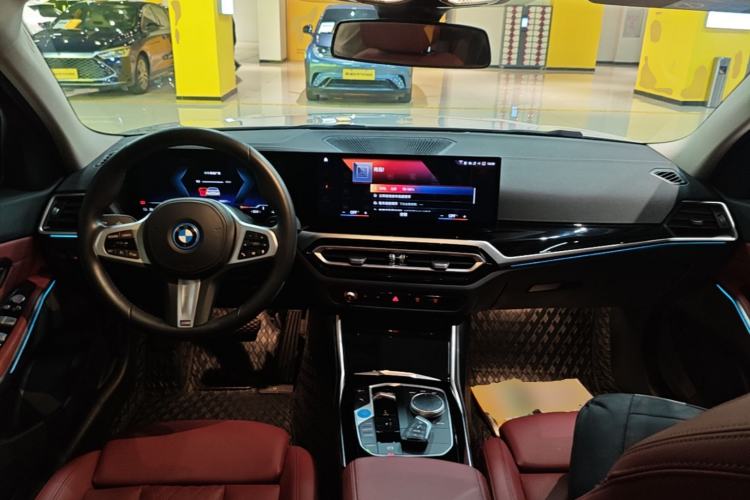 Used BMW i3 2022 eDrive 35 L Center Console