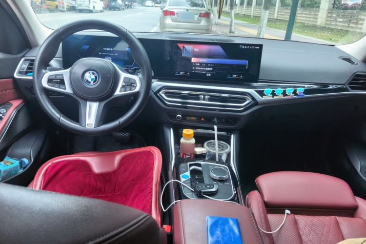 Used BMW i3 2022 eDrive 35 L Center Console