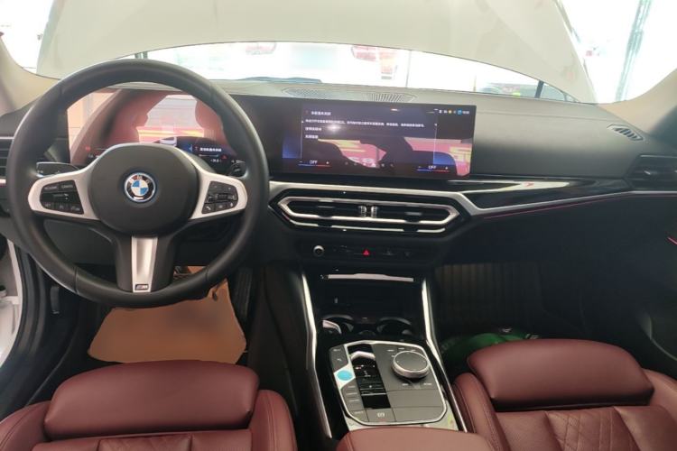Used BMW i3 2022 eDrive 35 L Center Console