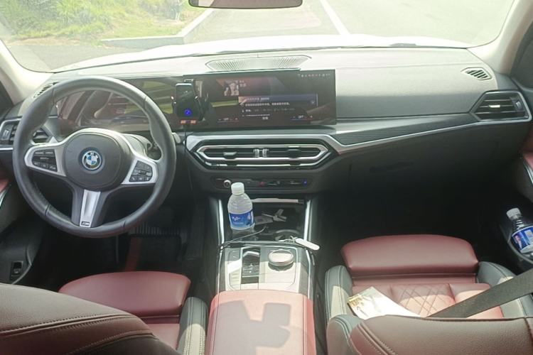 Used BMW i3 2022 eDrive 35 L Center Console
