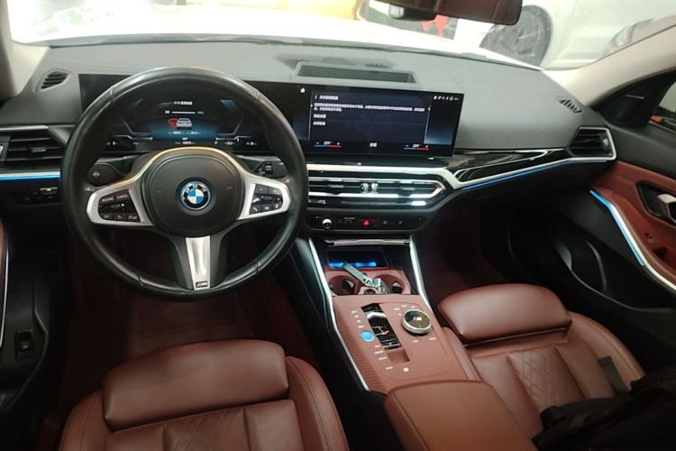 Used BMW i3 2022 eDrive 35 L Center Console