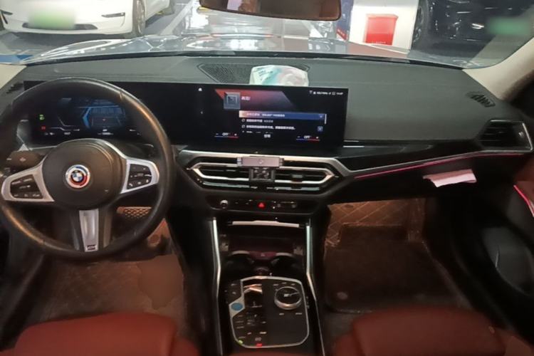 Used BMW i3 2022 eDrive 35 L Center Console