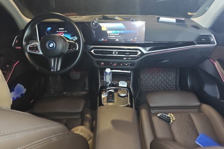 Used BMW i3 2022 eDrive 35 L Center Console