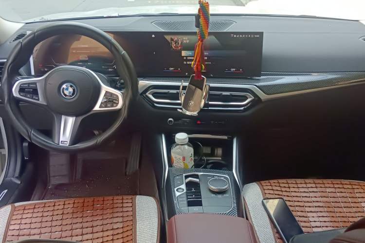 Used BMW i3 2022 eDrive 35 L Center Console