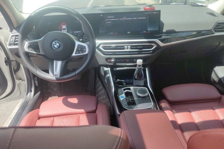 Used BMW i3 2022 eDrive 35 L Center Console