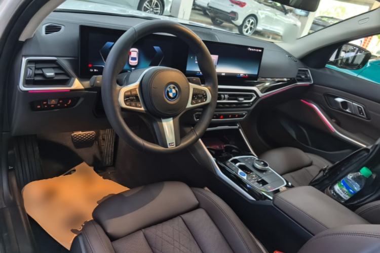 Used BMW i3 2022 eDrive 35 L Center Console