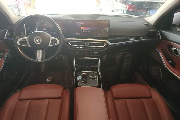 Used BMW i3 2022 eDrive 35 L Center Console