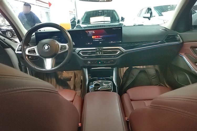 Used BMW i3 2022 eDrive 35 L Center Console