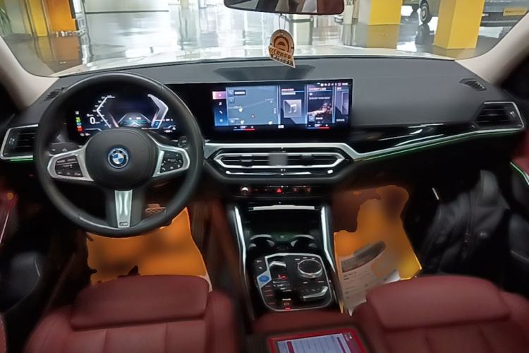 Used BMW i3 2022 eDrive 35 L Center Console