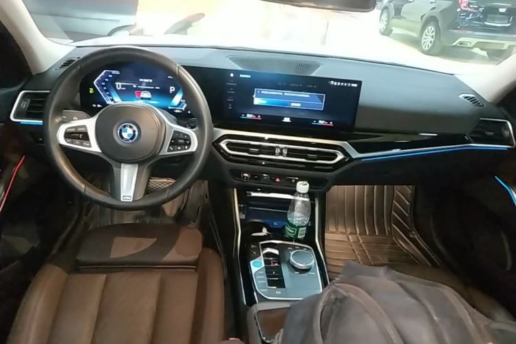 Used BMW i3 2022 eDrive 35 L Center Console