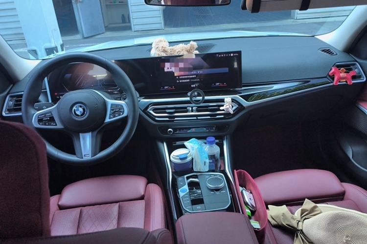 Used BMW i3 2022 eDrive 35 L Center Console