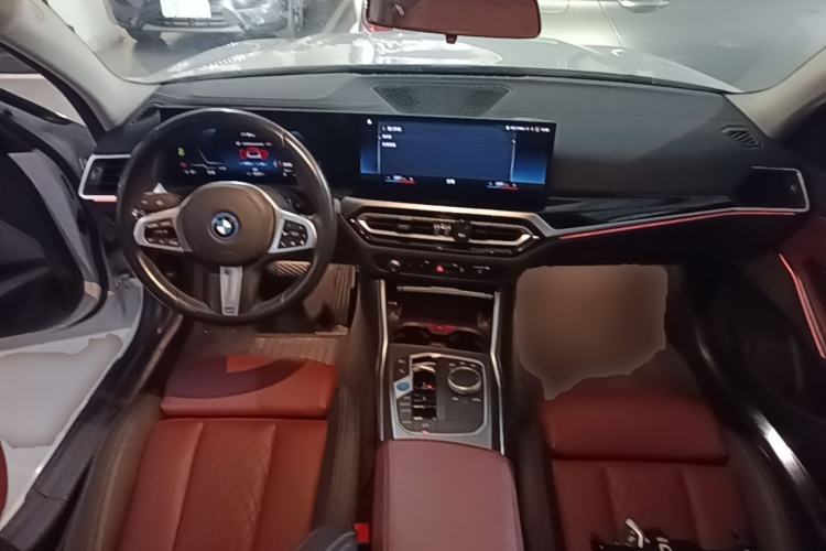 Used BMW i3 2022 eDrive 35 L Center Console