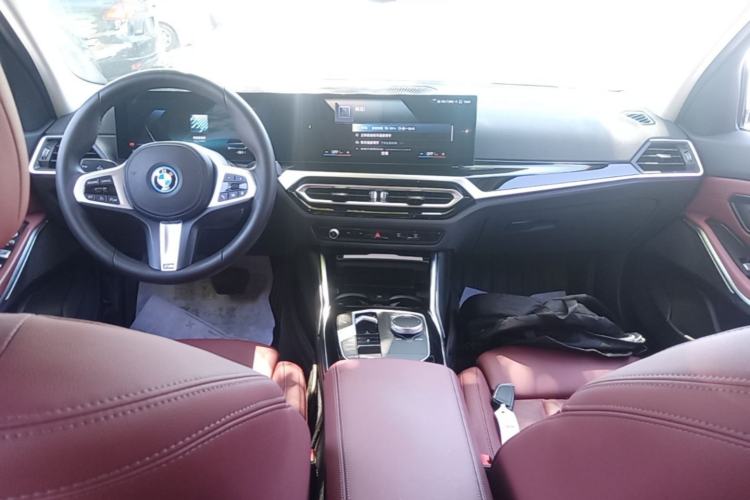 Used BMW i3 2022 eDrive 35 L Center Console