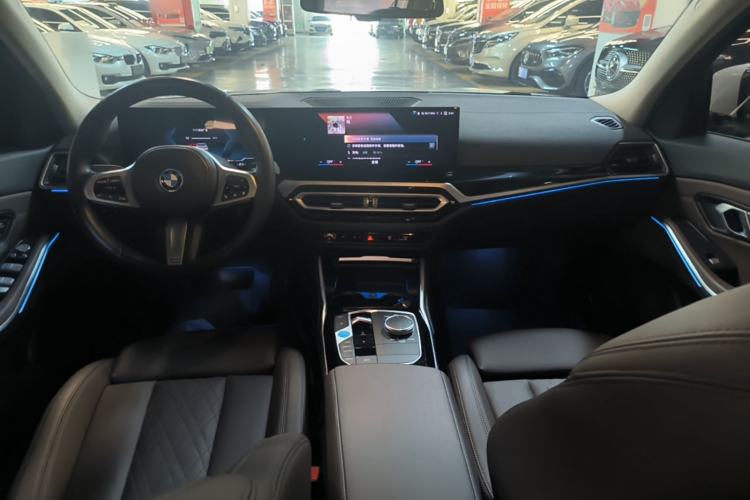 Used BMW i3 2022 eDrive 35 L Center Console