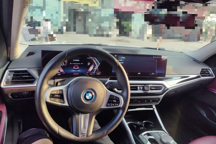 Used BMW i3 2022 eDrive 35 L Center Console