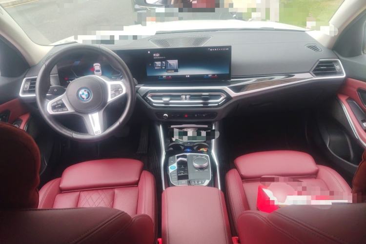 Used BMW i3 2022 eDrive 35 L Center Console