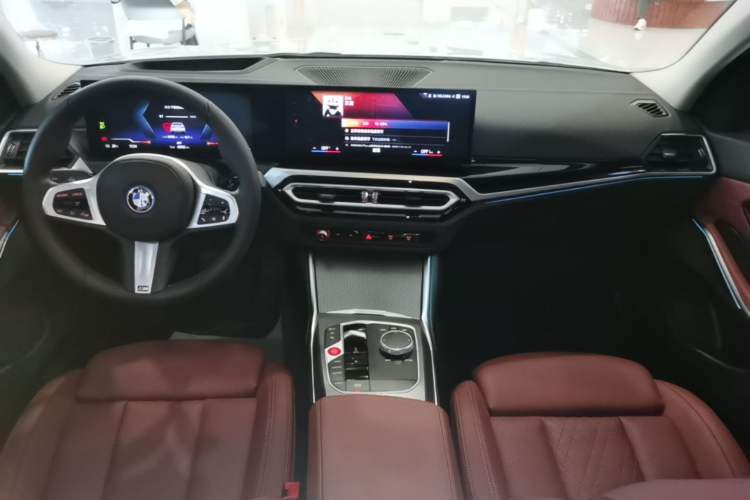 Used BMW i3 2022 eDrive 35 L Center Console