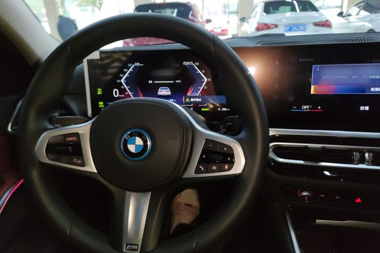 Used BMW i3 2022 eDrive 35 L Center Console
