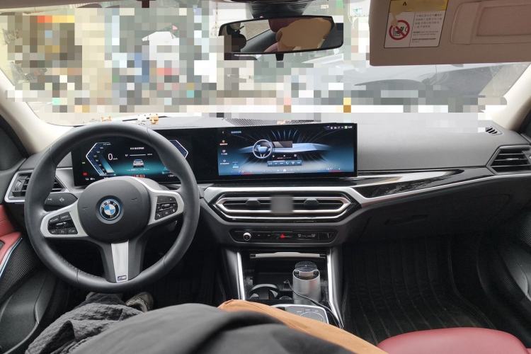 Used BMW i3 2022 eDrive 35 L Center Console