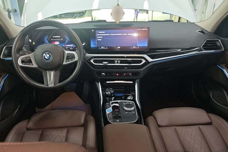 Used BMW i3 2022 eDrive 35 L Center Console