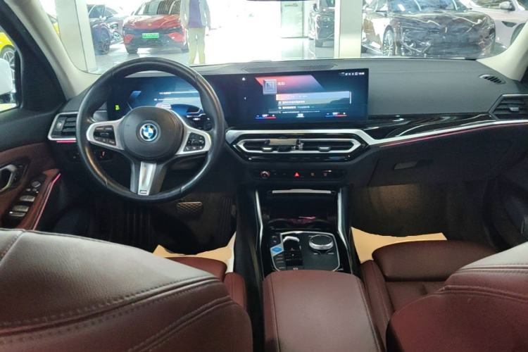 Used BMW i3 2022 eDrive 35 L Center Console