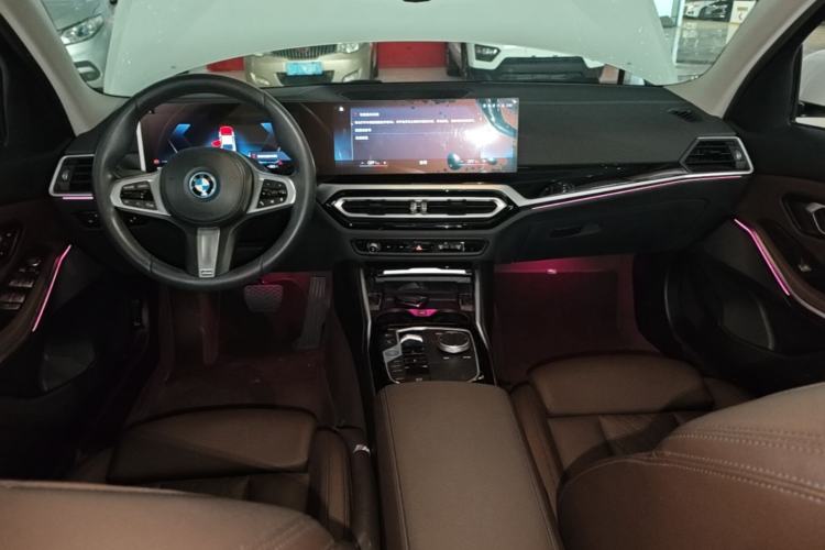 Used BMW i3 2022 eDrive 35 L Center Console