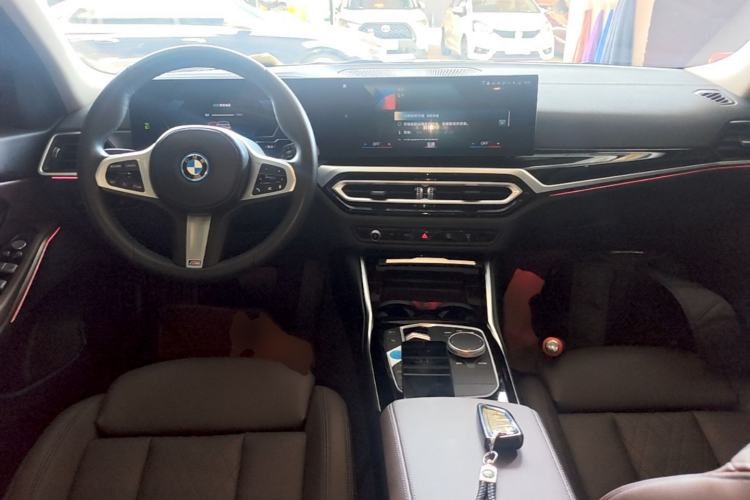 Used BMW i3 2022 eDrive 35 L Center Console