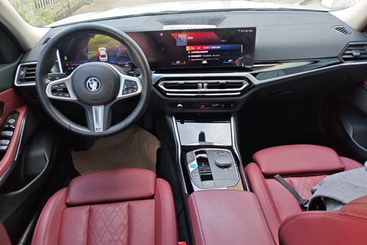 Used BMW i3 2022 eDrive 35 L Center Console