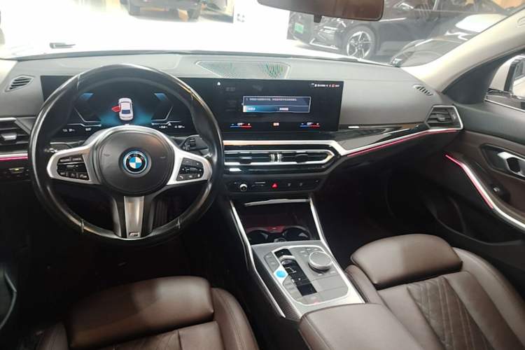 Used BMW i3 2022 eDrive 35 L Center Console