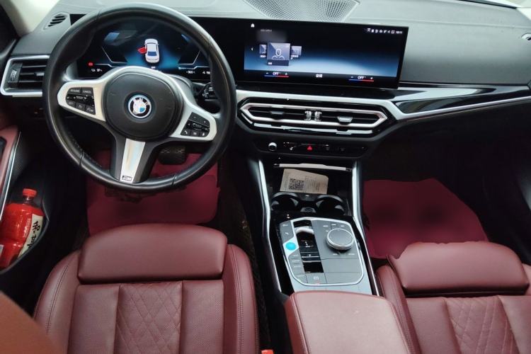 Used BMW i3 2022 eDrive 35 L Center Console