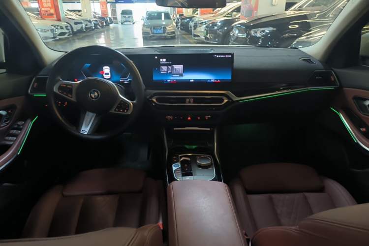 Used BMW i3 2022 eDrive 35 L Center Console