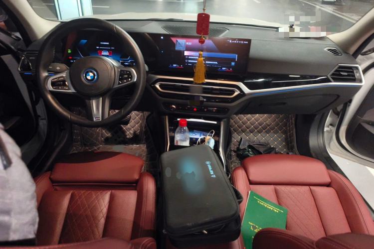 Used BMW i3 2022 eDrive 35 L Center Console