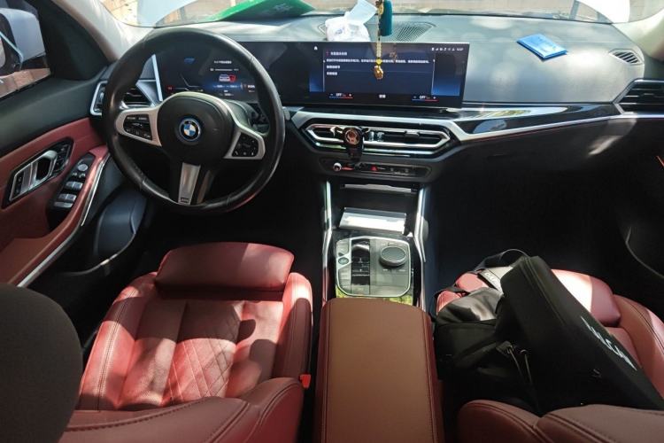 Used BMW i3 2022 eDrive 35 L Center Console