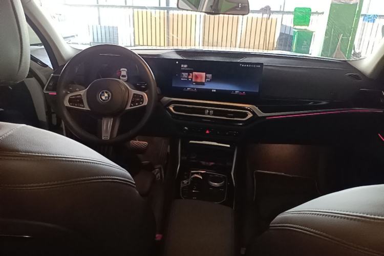 Used BMW i3 2022 eDrive 35 L Center Console
