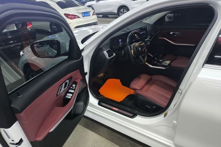 Used BMW i3 2022 eDrive 35 L Driver Seat