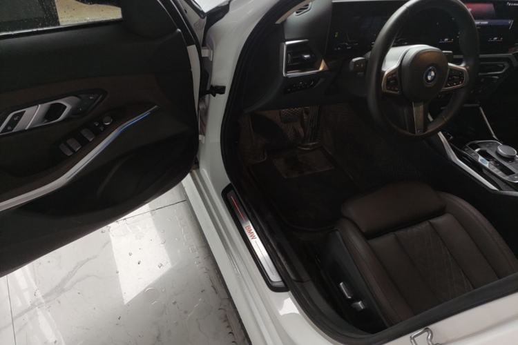 Used BMW i3 2022 eDrive 35 L Driver Seat