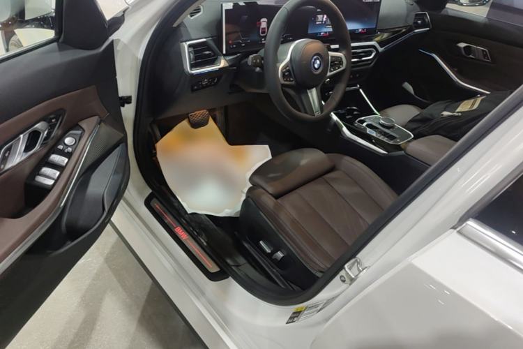 Used BMW i3 2022 eDrive 35 L Driver Seat