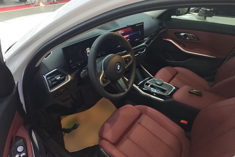Used BMW i3 2022 eDrive 35 L Driver Seat