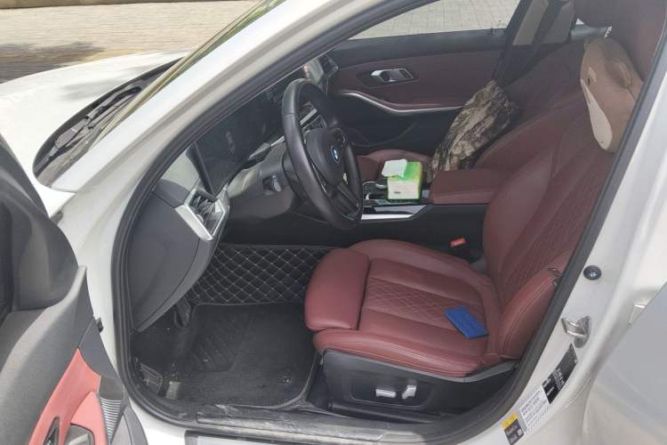 Used BMW i3 2022 eDrive 35 L Driver Seat