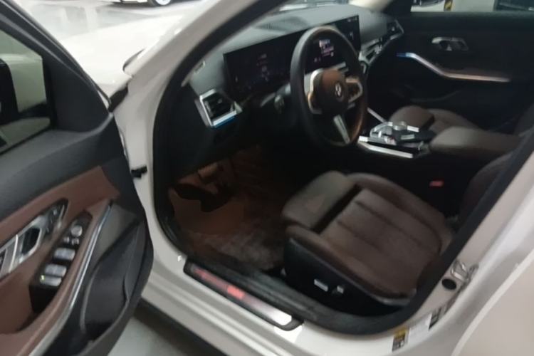 Used BMW i3 2022 eDrive 35 L Driver Seat